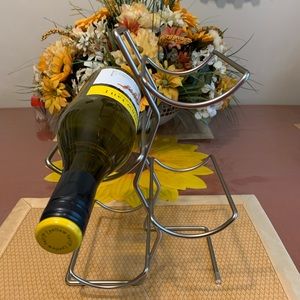 Wine bottle rack